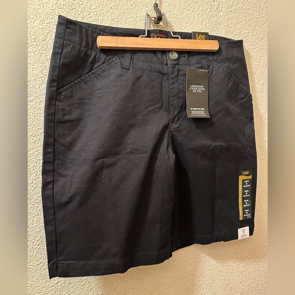 Lee Shorts Women Black Cotton Blend Legendary Bermuda Mid Rise NWT Size 8 Med